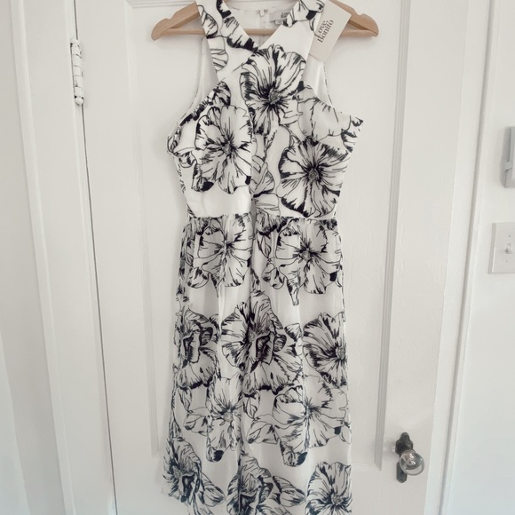 Love Bonito Teagan Embroidered Dress - Picture 3 of 5